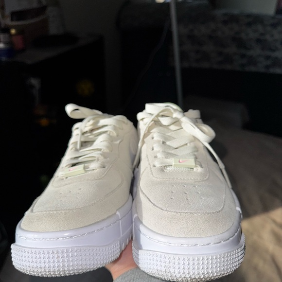 Nike Air Force 1 Pixel sage green, cream with pink accents - Picture 2 of 12